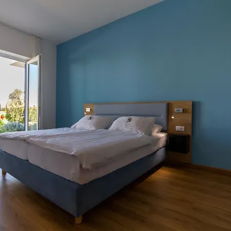 Manora Hotel 4*