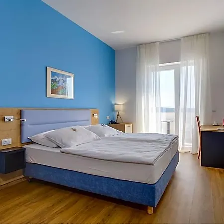 Manora Hotel Nerezine