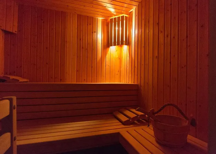 Manora Hotell 4*