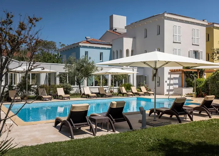 Manora Hotell 4*