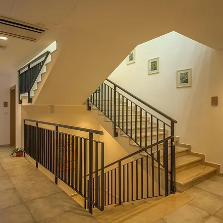 Manora מלון נזרין