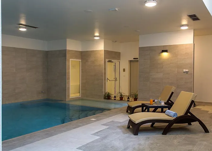 Manora 4* نيغيزيني