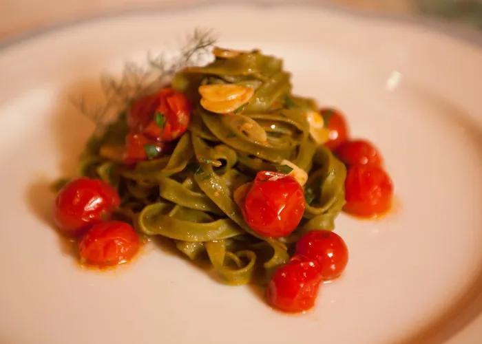 Manora نيغيزيني