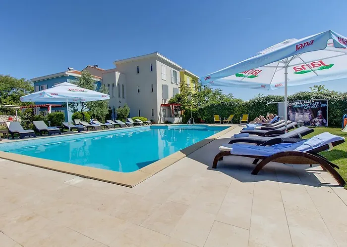 Manora نيغيزيني