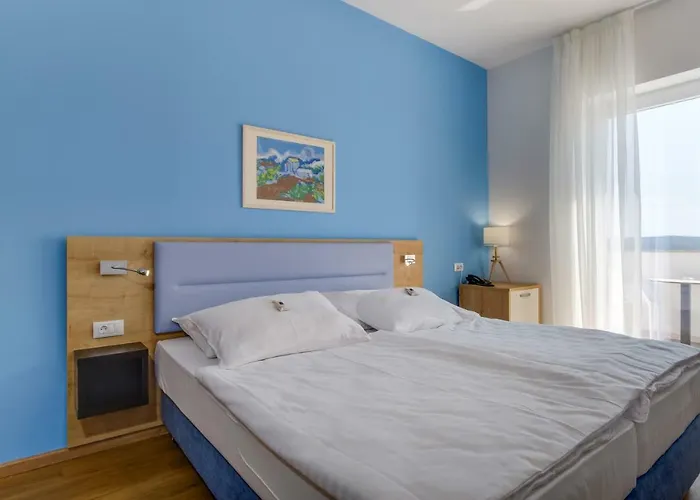 Manora 4* نيغيزيني